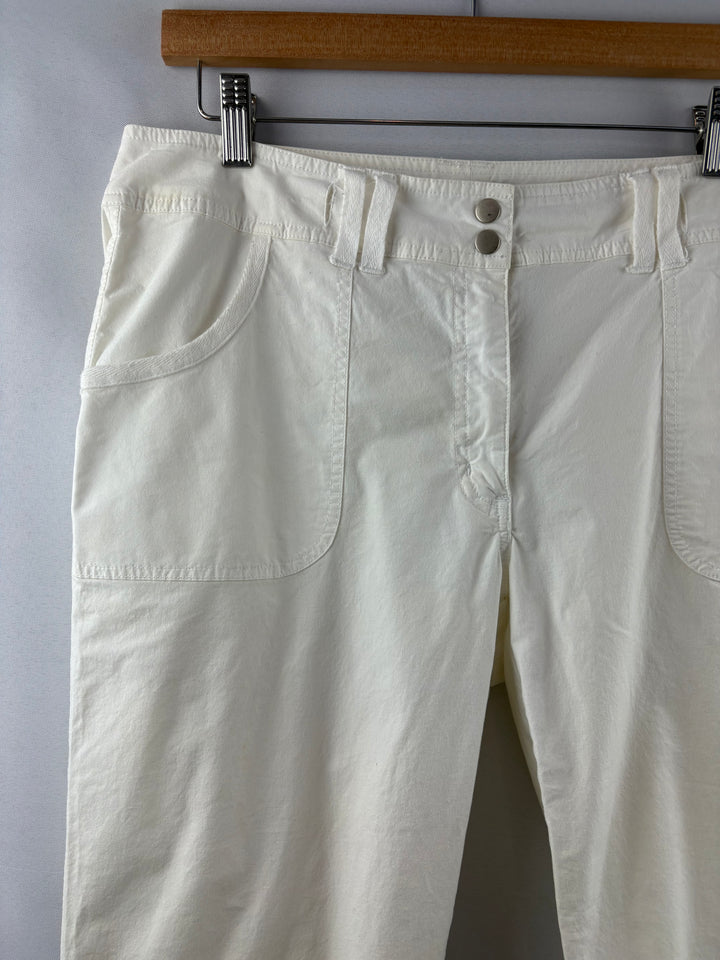 Women’s Avenue Size 14 White Capri Pants