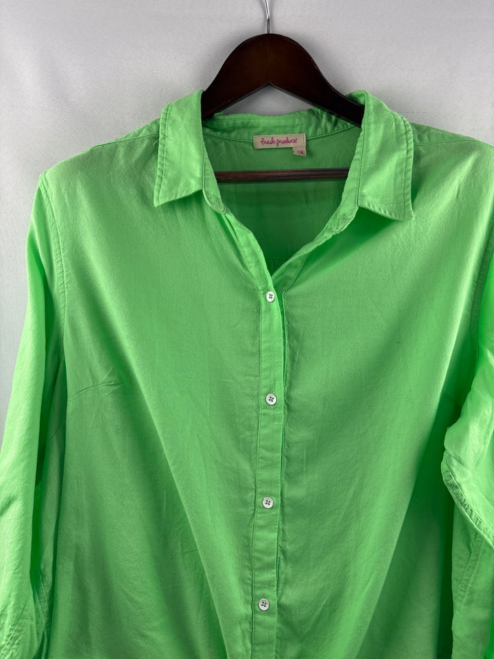 Women’s Fresh Produce Size 1X Leaf Green Button Up