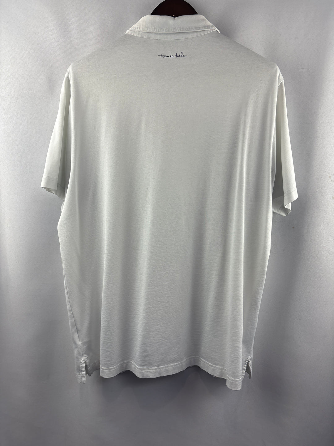 Men’s Travis Mathew XL White Patterned Golf Polo
