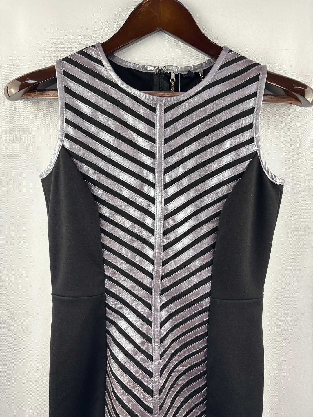 Women’s IMAN Small Sleeveless Black &amp; Sliver Patterned Dress