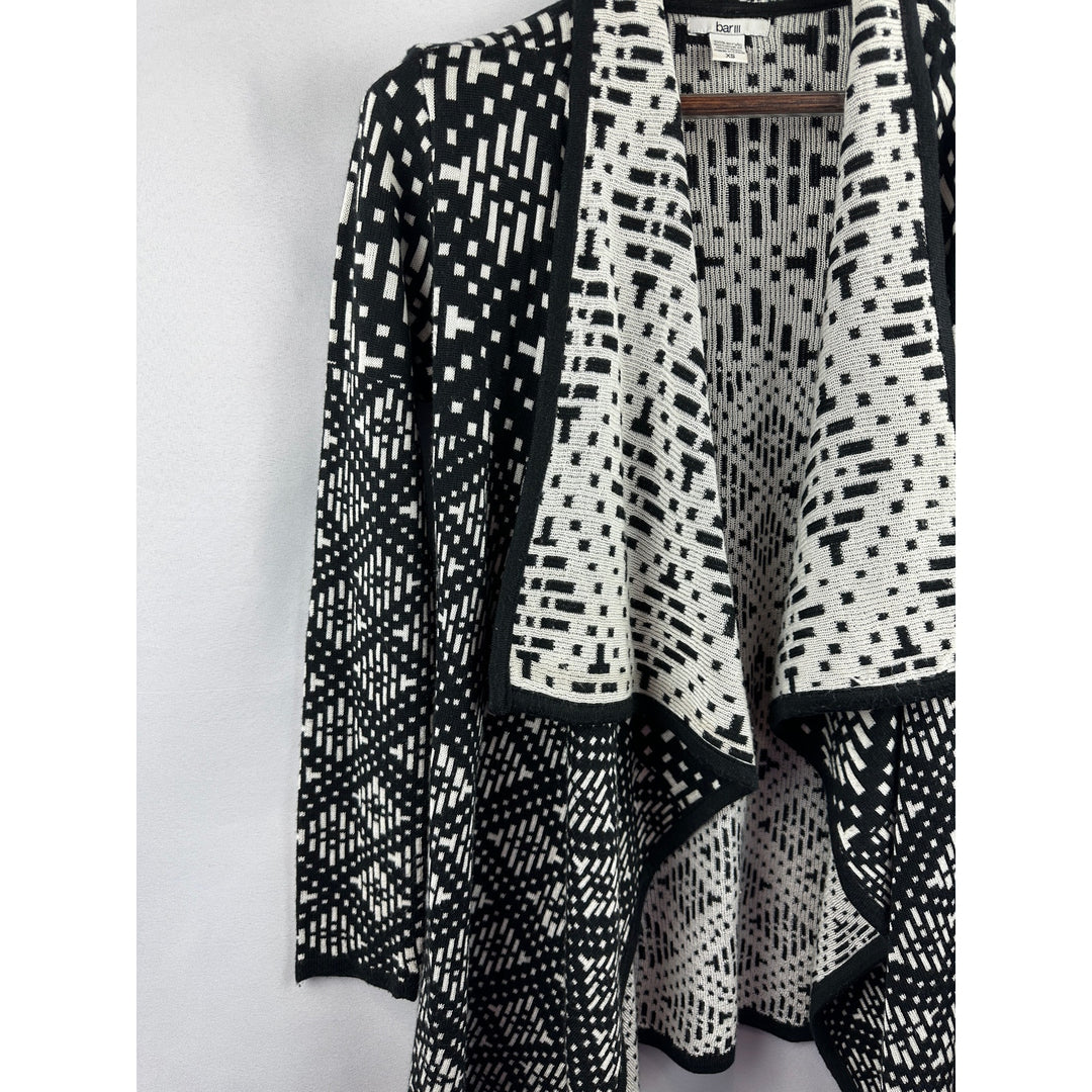 Women’s Bar III Boho Cardigan Flyaway in a black and white Aztec print Size XS