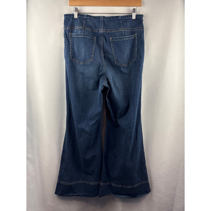 Women’s Chico’s Size 10 Dark Blue Wide Leg Jeans w/ Button Detail