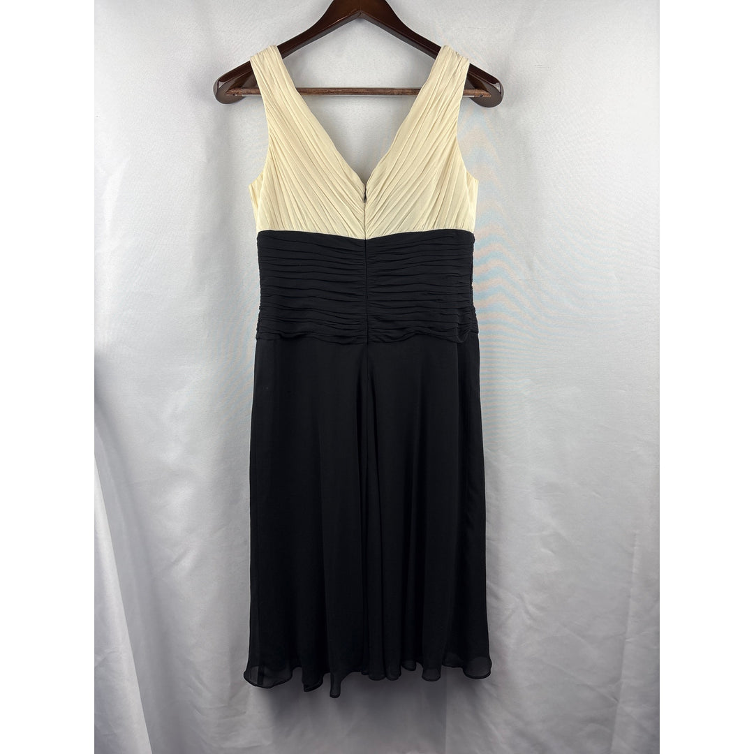 Women’s Jones New York Size 6 Cream & Black Ruched Dress