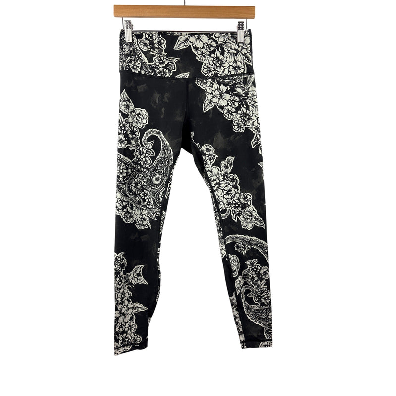 Women’s LuluLemon Size 8 Black & White Floral Sports Leggings