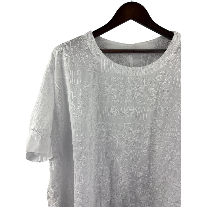 Women’s Focus XL White Embroidered Blouse