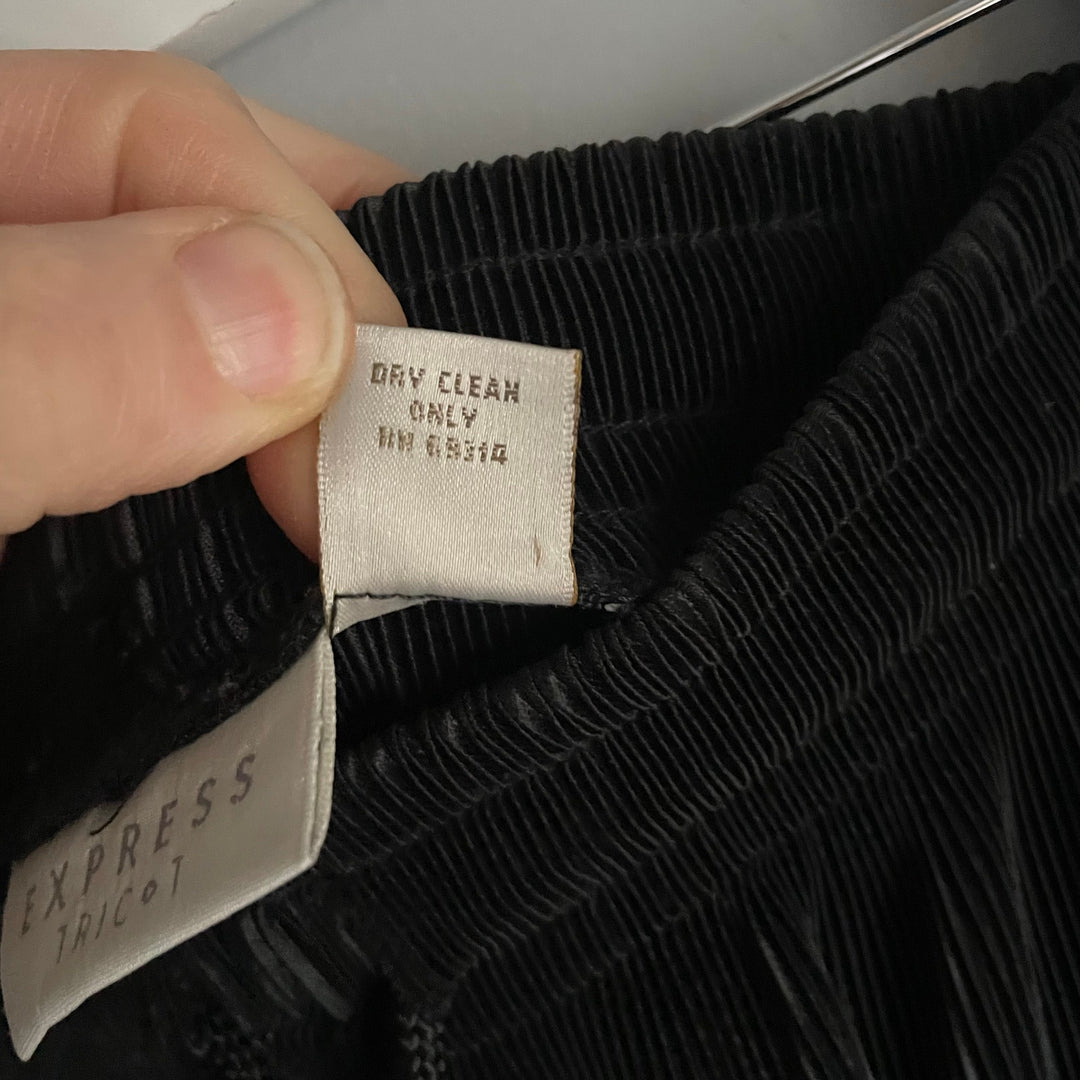 Express Tricot Minimalist Black Trouser Pleated Pull on Pants sz Medium Neutral