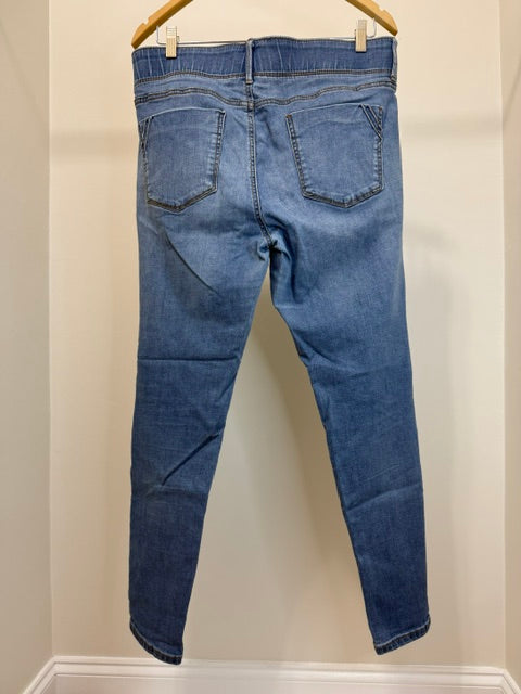 APT. 9 Skinny Jeans (Light Wash, Stretch, 28” Inseam) Sz14