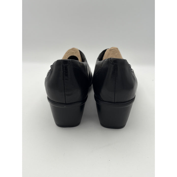 Women’s Clark Size 6.5 Black Leather Heeled Loafers