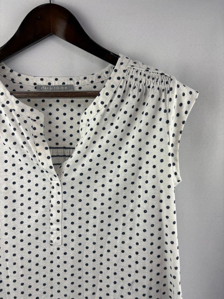 Women’s Daniel Rainn Small White Blouse w/ Gray Polka Dot & Stripes