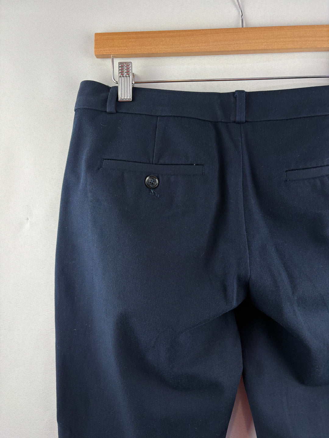 Women’s Banana Republic Size 6 Navy Blue Capri Slacks