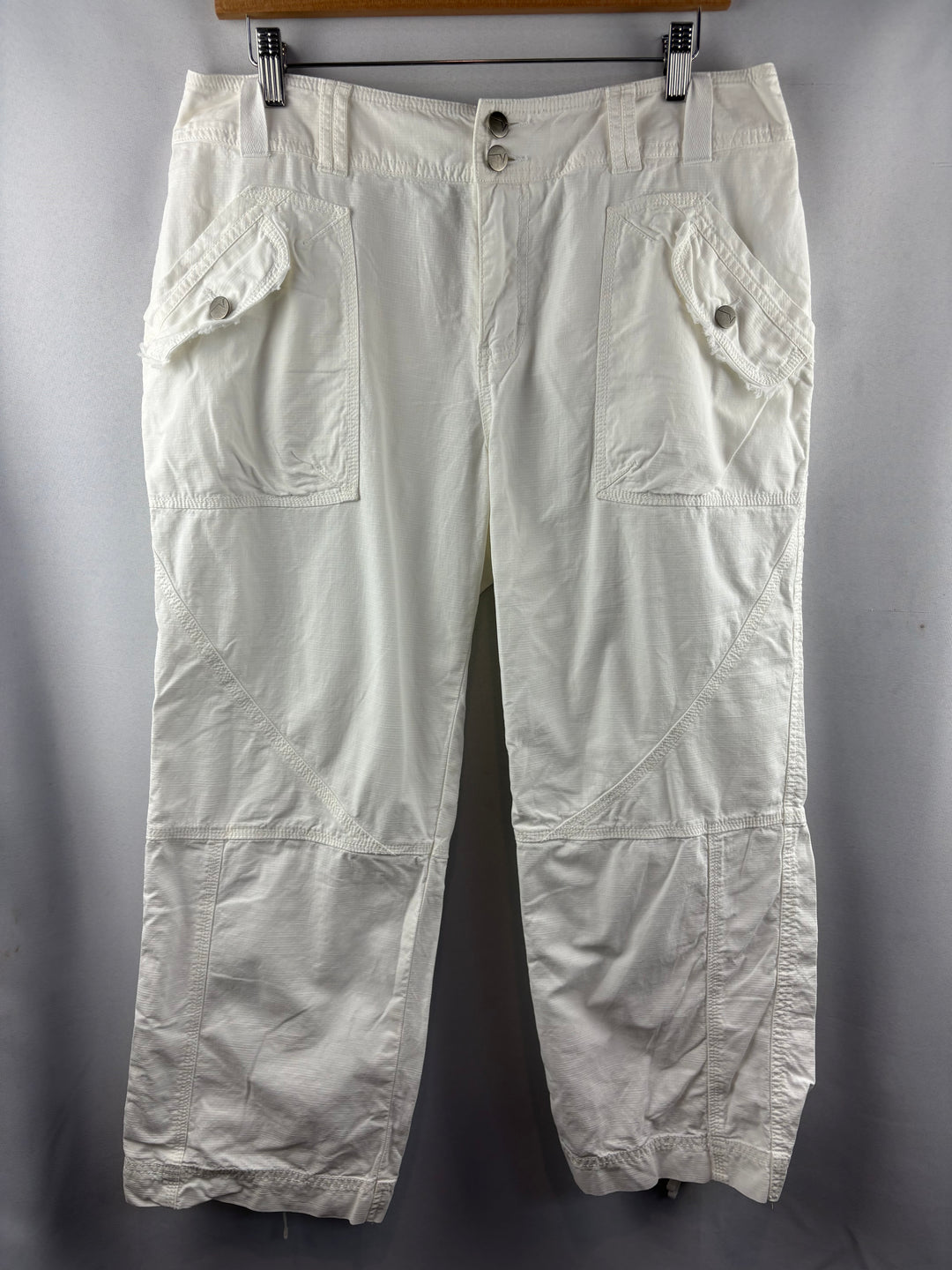 Women’s Venezia Size 14 White Capri Pants