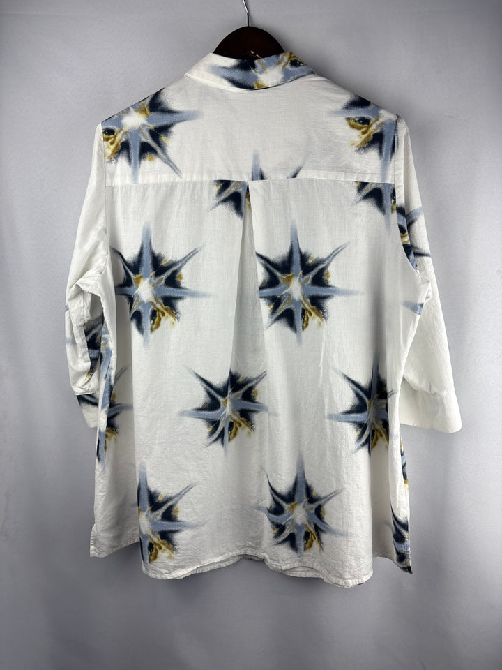 Women’s Pure Ulla Popken Size 16/18 White Button Up w/ Star Design