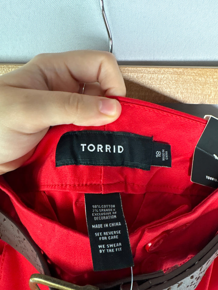 Torrid Womens Size 18 Bright Red Mid Rise Stretch Cotton Shorts With Belt