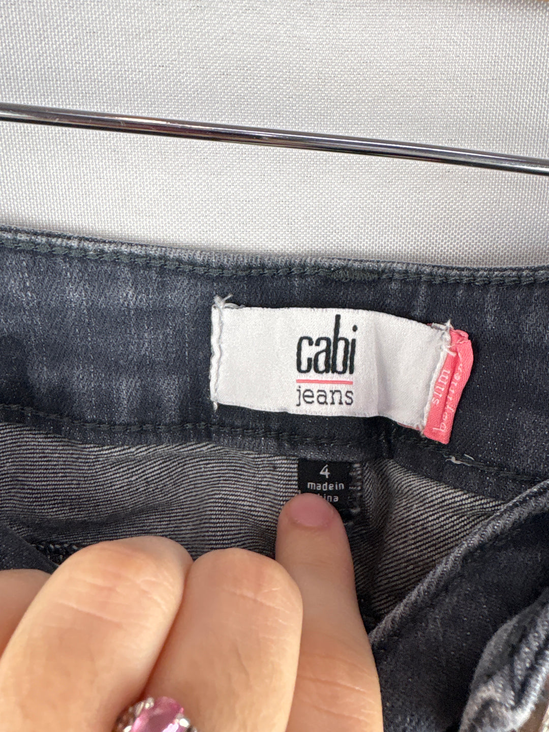 Women’s Cabi Size 4 Muted Gray Skinny Jeans
