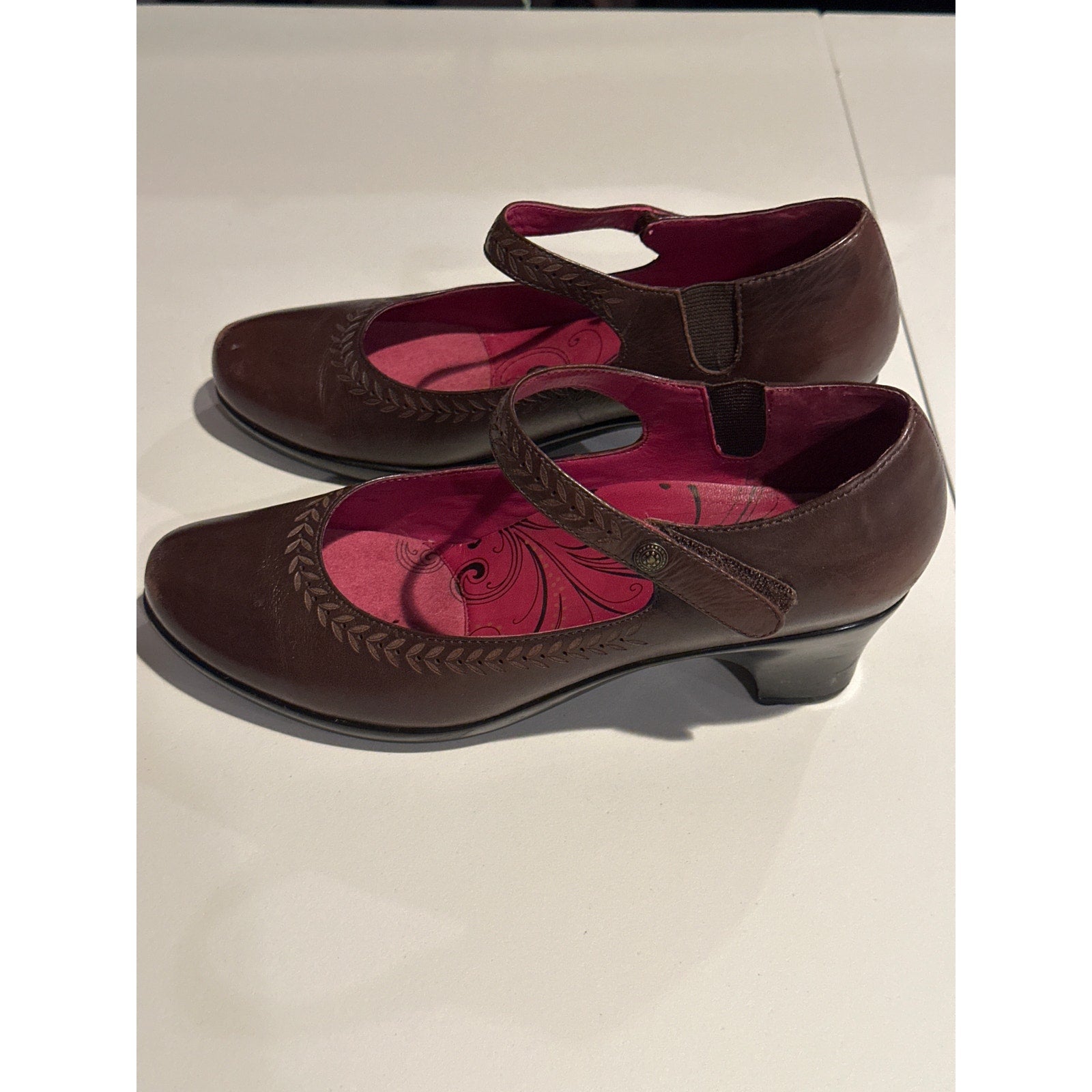 ABEO BIO SYSTEM BROWN LEATHER MARY JANES HEELS PUMPS SHOES WOMENS SZ 8.5