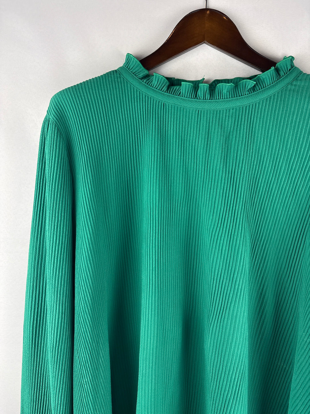 Women’s Ann Taylor XL Kelly Green Long Sleeve Blouse