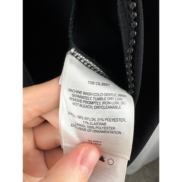 Women’s Mountain Hardwear Small Black Windbreaker