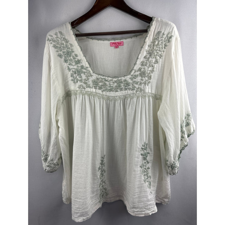 Women’s Ruby Yaya crinkled cotton peasant blouse white w/ green embroidery. XXL