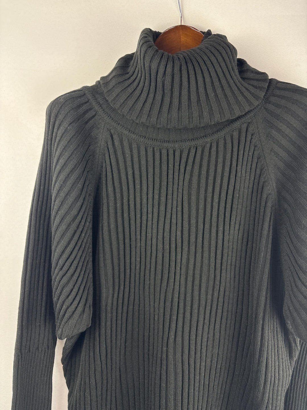 Women’s Elegant Unique Glamor Fashion XL Black Turtleneck
