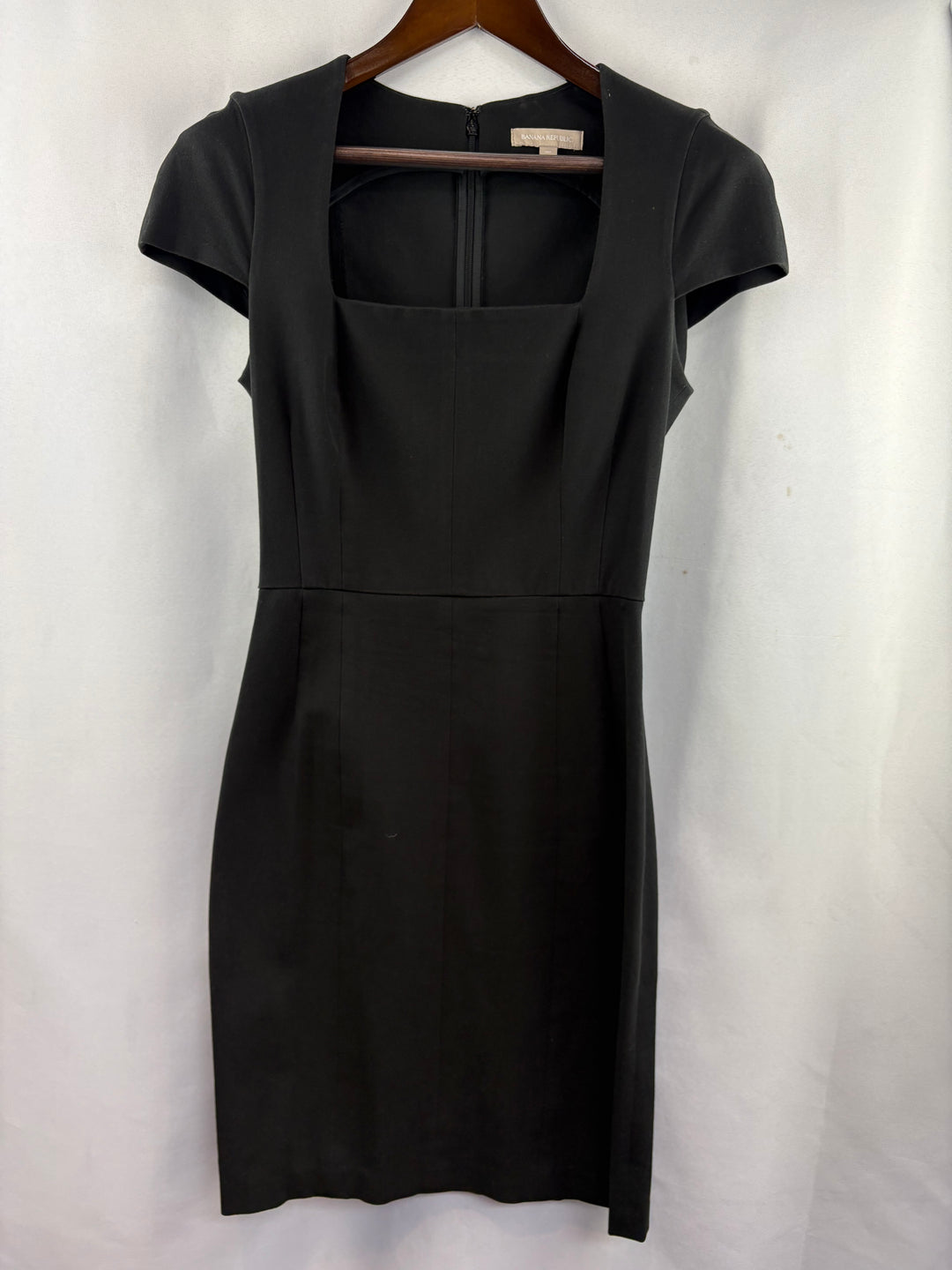 Women’s Banana Republic Size 6T Black Sheath Dress