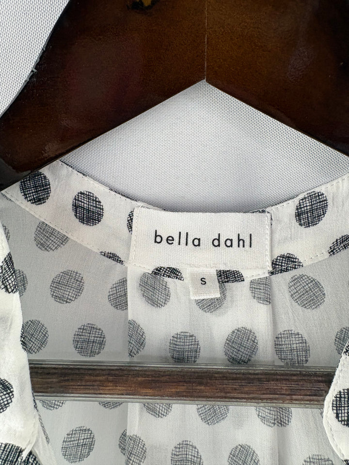 Women’s Bella Dahl Small White Sleeveless Blouse w/ Gray Polka Dots
