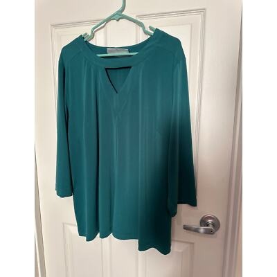 Plus size Simomton Says 3X Green blouse with peekaboo neckline
