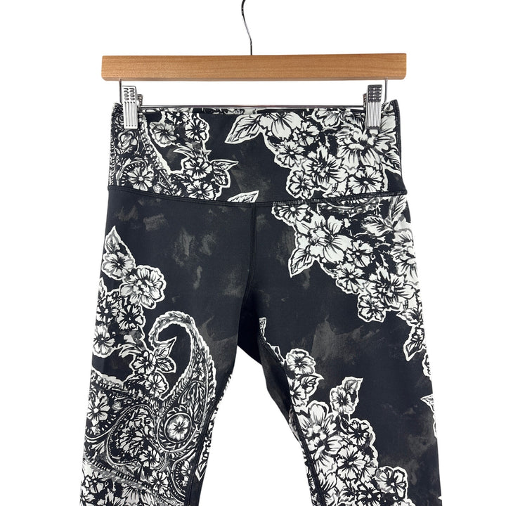 Women’s LuluLemon Size 8 Black & White Floral Sports Leggings