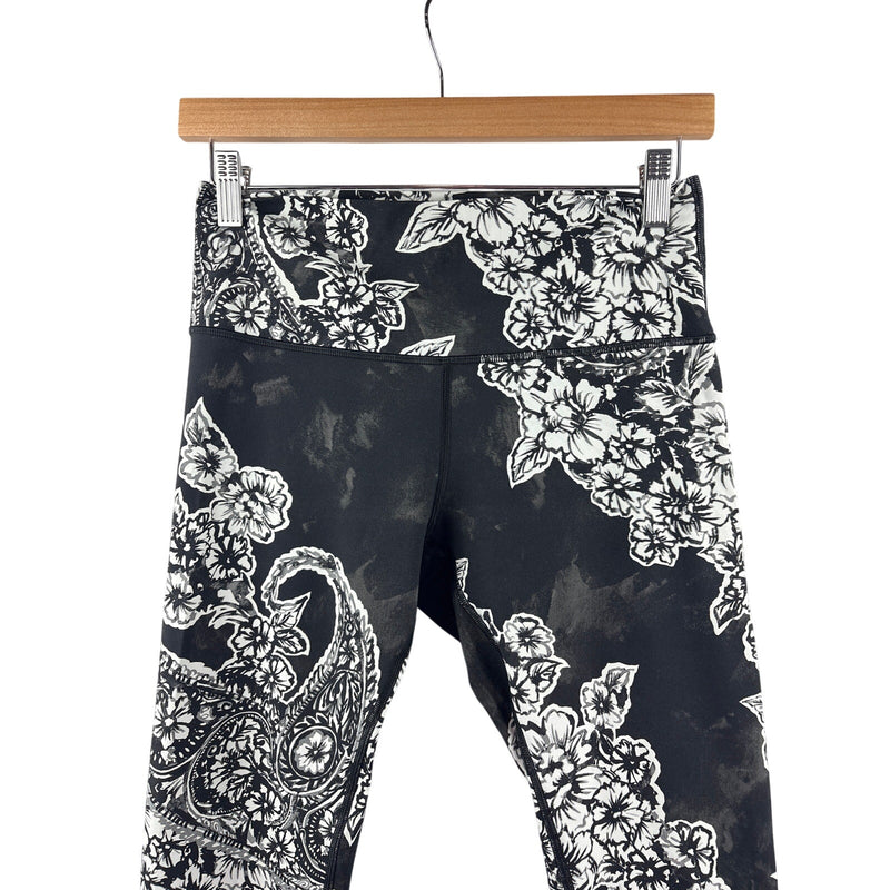 Women’s LuluLemon Size 8 Black & White Floral Sports Leggings