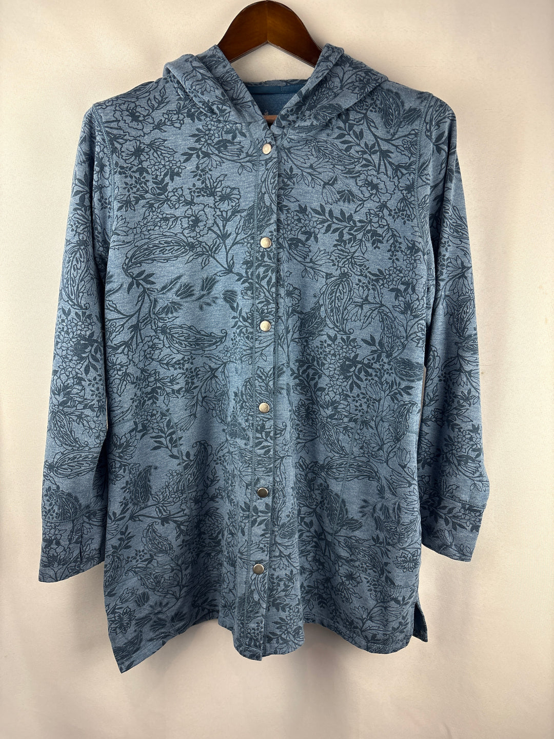 Women’s Cuddl Duds Large Blue Floral Buttoned Sweater