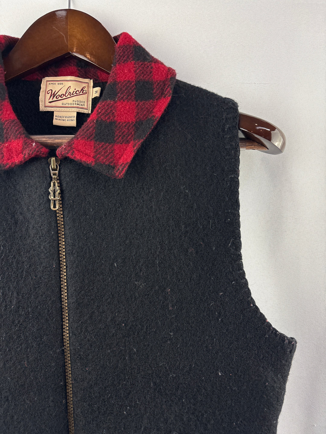 Women’s Medium Woolrich Black Vest w/ Red Plaid Accents