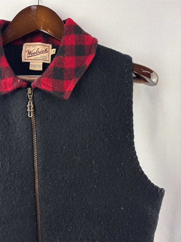 Women’s Medium Woolrich Black Vest w/ Red Plaid Accents