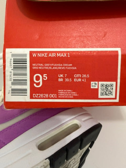 Nike Air Max 1 &