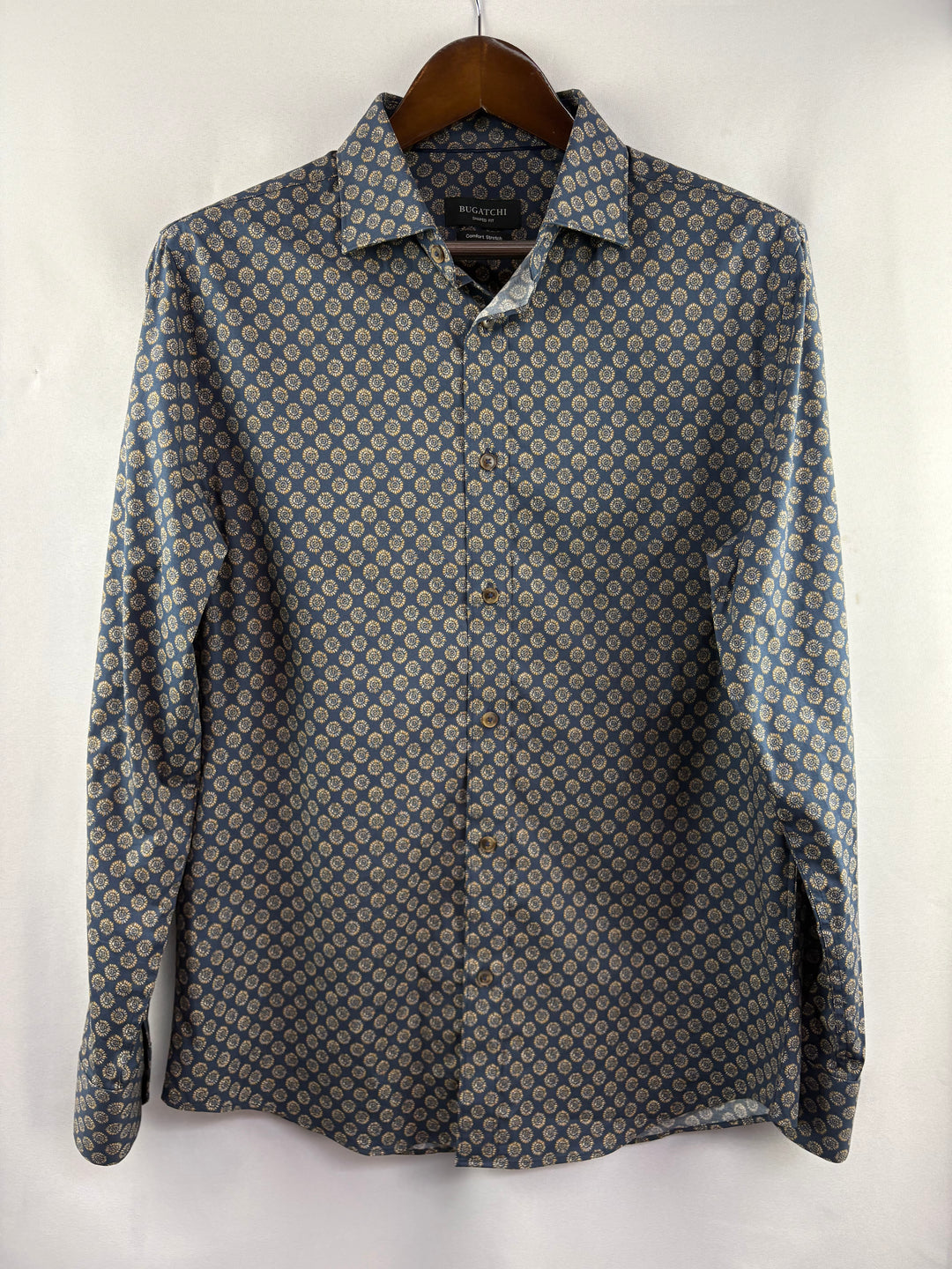 Men’s Bugatchi Medium Navy Button Up w/ Pattern