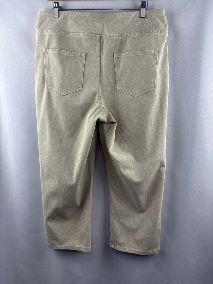 Women’s Belle Kim Gravel Size 16T Khaki Capris
