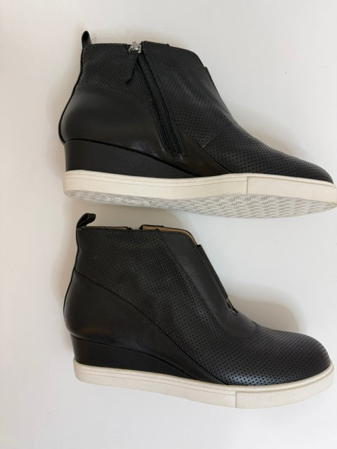 Linea Paolo Felicia Leather Wedge Booties – Black – Size 9.5 – NWOT