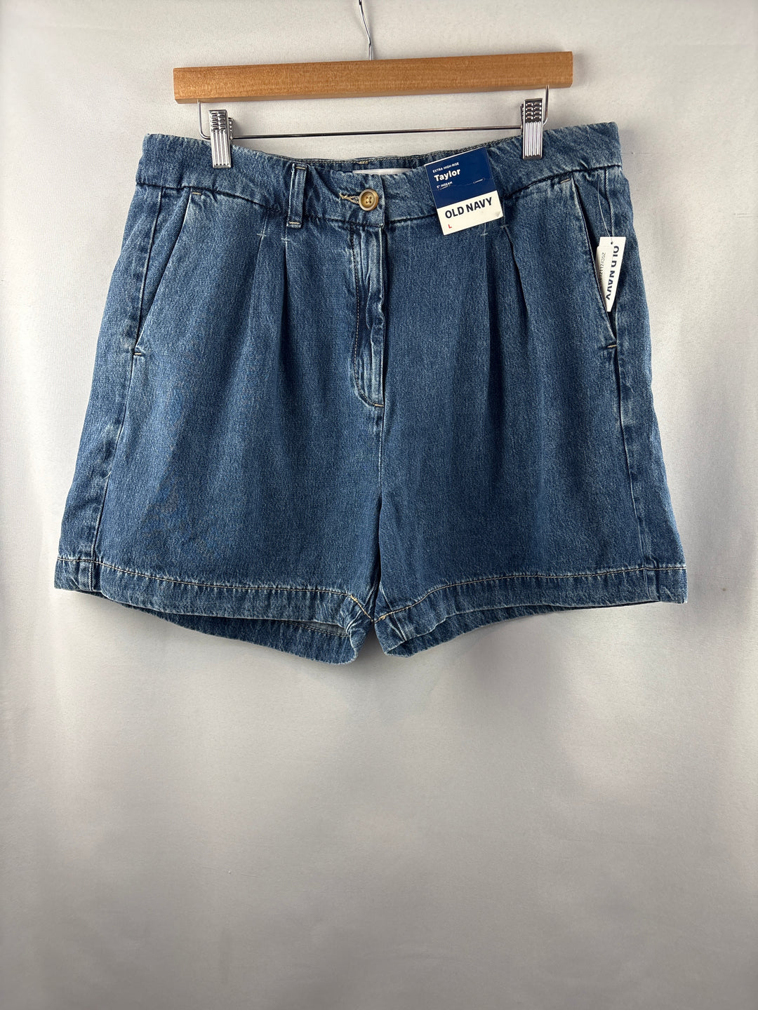 Women’s Old Navy Large Medium Wash Blue High-Rise Denim Shorts