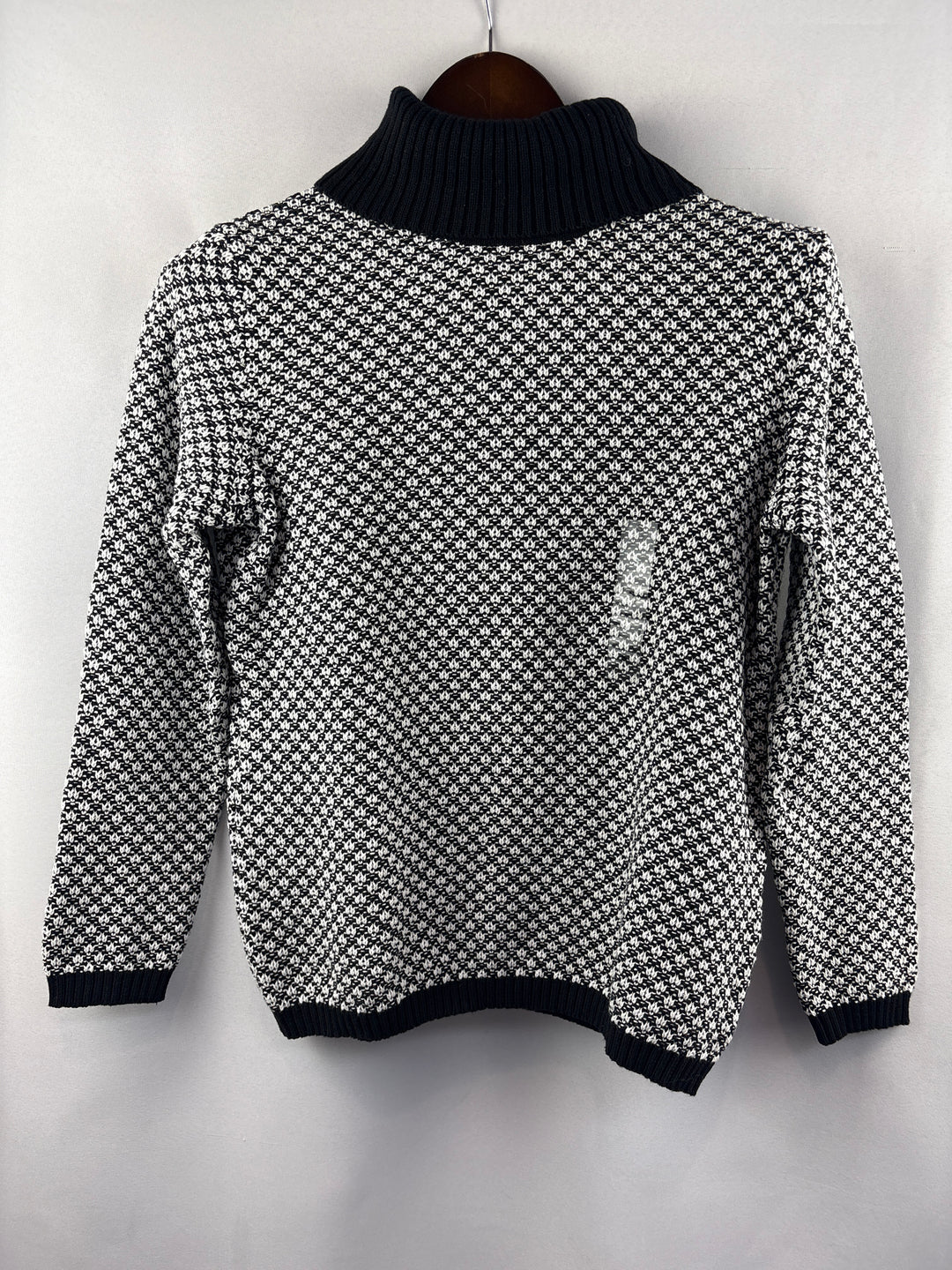 Women’s Karen Scott Small White &amp; Black Patterned Turtleneck