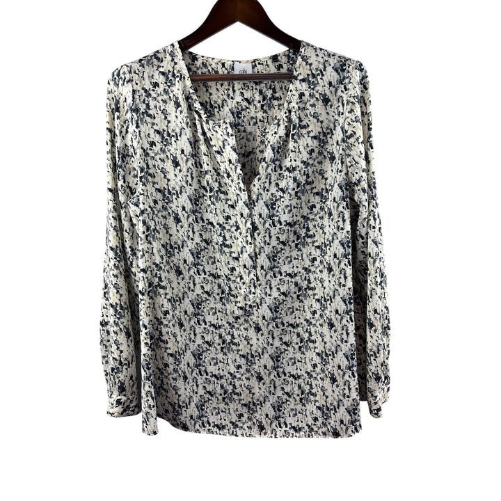 Women’s Cabi XL White, Gray, & Black Patterned Long Sleeve Blouse
