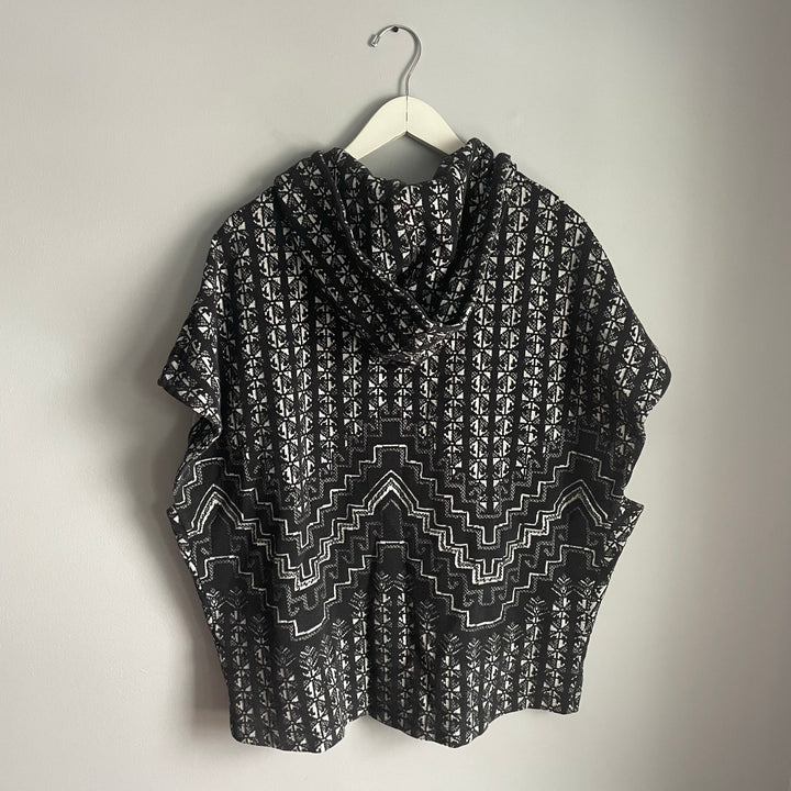 Mara Hoffman Active Black White Geometric Poncho Zip Up Boho Hippe 70s Retro Indie XS/S
