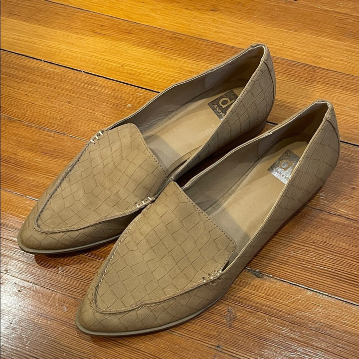 Dolce Vita Island Almond Toe Croc Embossed Loafers Minimalist Academia sz 11