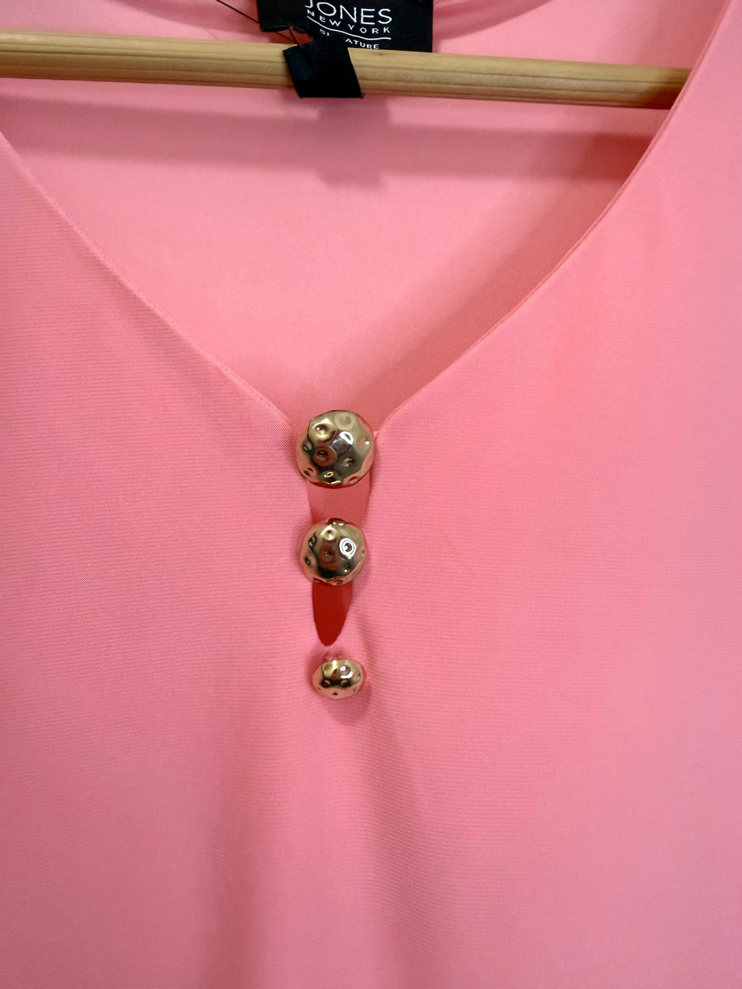 Jones New York Coral Short Sleeve Blouse Gold Buttons Size Large NWT