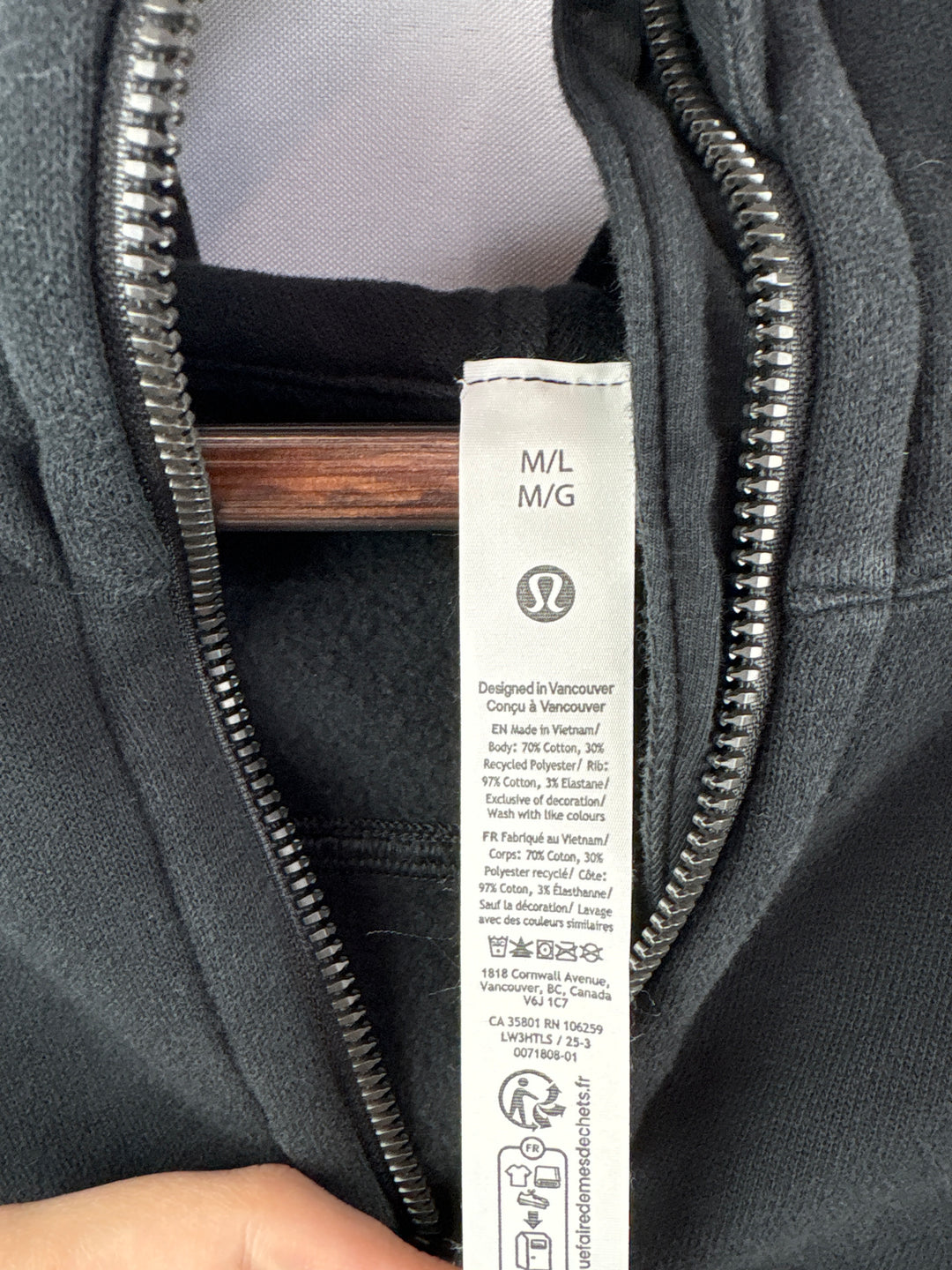 Women’s LuluLemon Size M/L Black Zip Hoodie