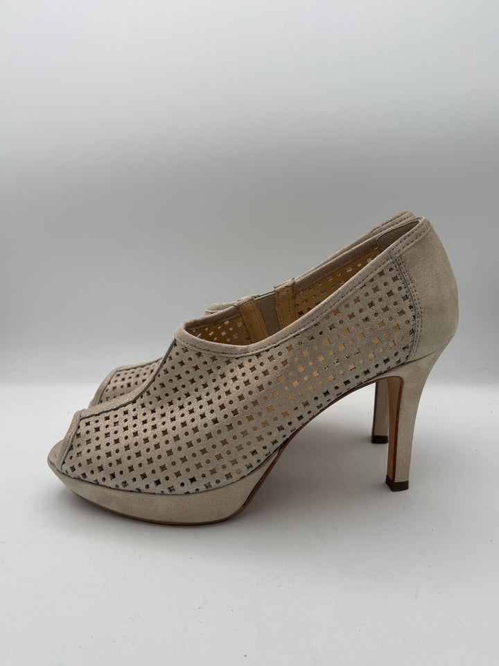 Women’s Paul Green Size 9 Goldish Taupe Suede Pumps