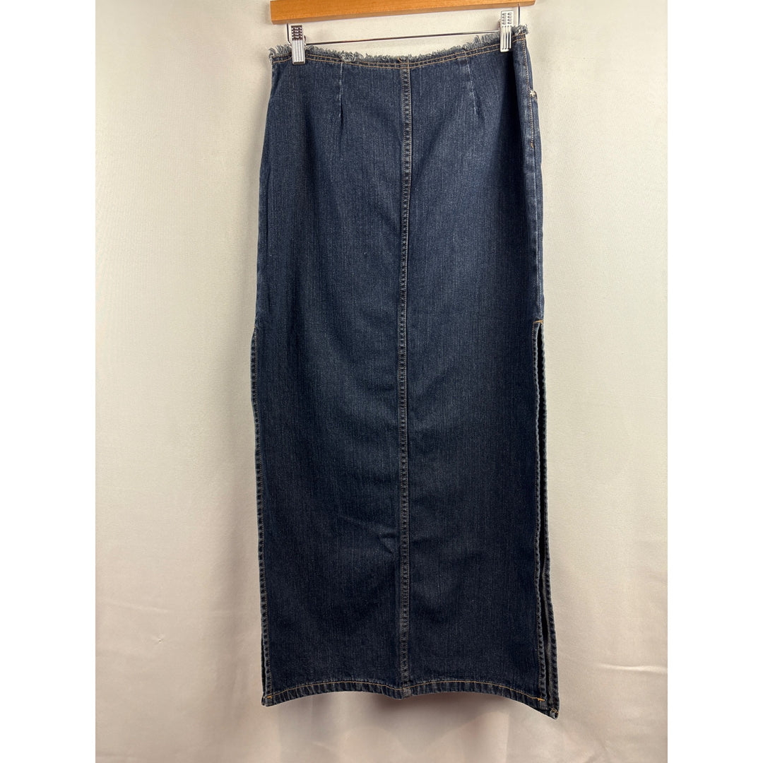 Bubblegum Womens Frayed Denim Skirt W/ Pockets & Front Zip Closure
