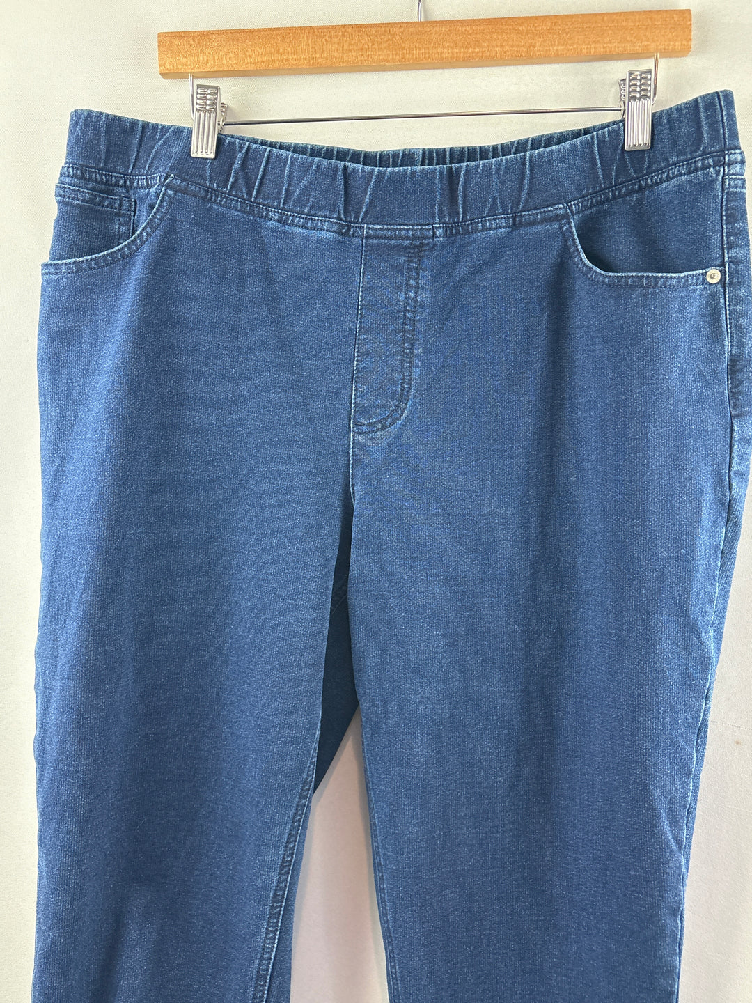 Women’s D&amp;Co Size 16 Dark Blue Capri Jeans