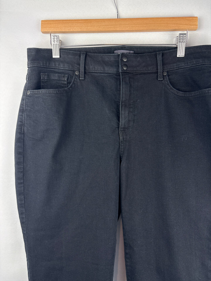 Women’s NYDJ Size 14 Black Denim Capri Pants