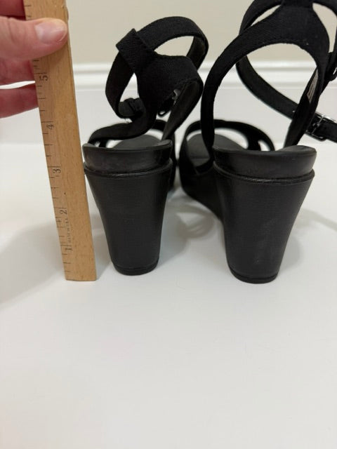 Crocs Leigh II Wedge Sandals Black Sz10 NWOT