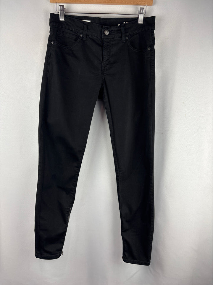 Women’s GAP Size 27/4 Black Skinny Jeans