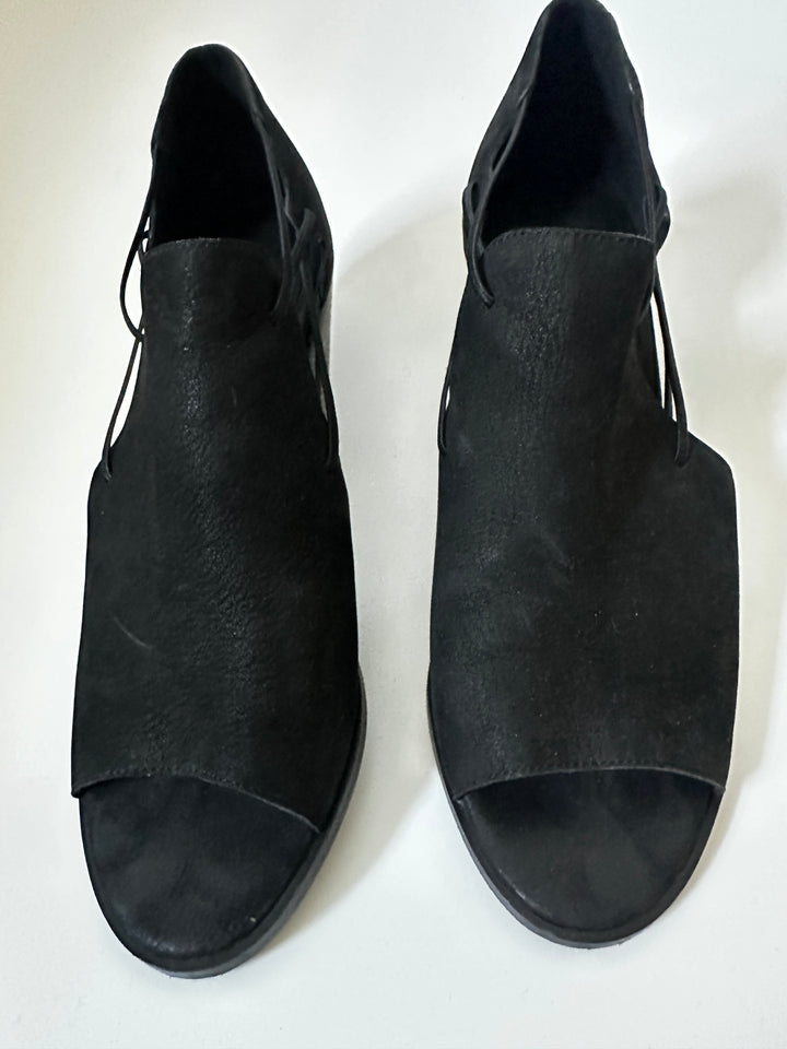 Eileen Fisher Black Cutout Open Toe Block Heel Shoes