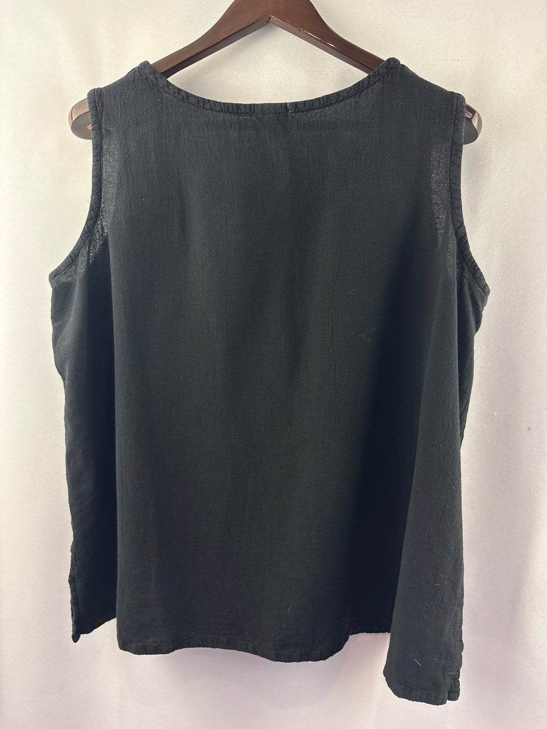 Women’s Oh My Gauze! XXL Black Sleeveless Blouse